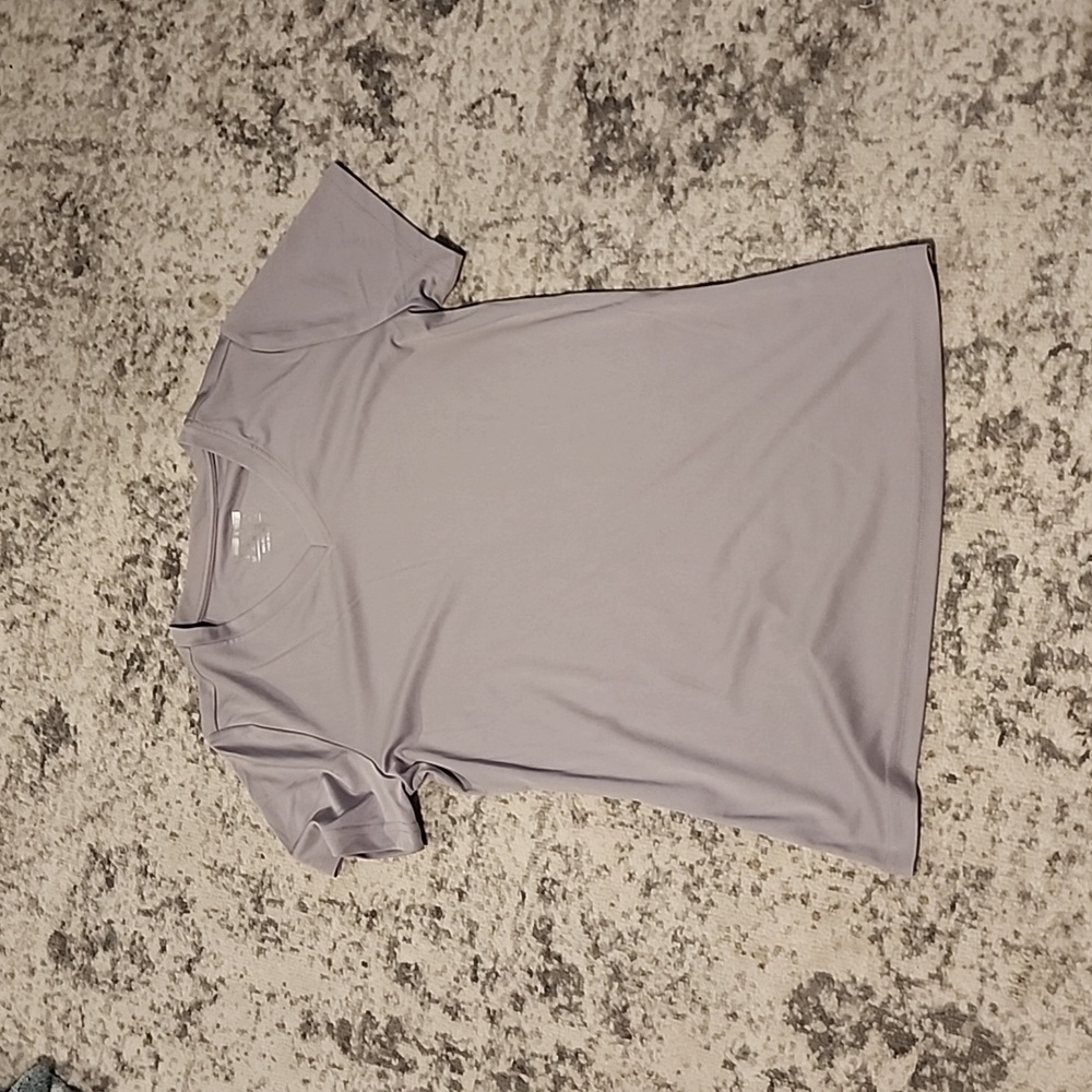 Gray drifit tshirt